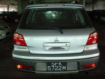 2004 Mitsubishi Outlander Pictures