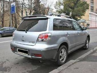 2004 Mitsubishi Outlander Pictures