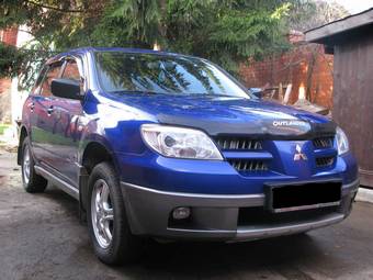 2004 Mitsubishi Outlander Pictures