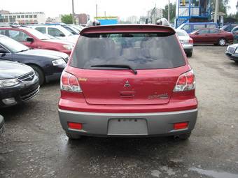 2004 Mitsubishi Outlander Photos