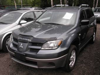 2004 Mitsubishi Outlander Pictures