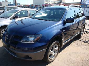 2004 Mitsubishi Outlander Pictures