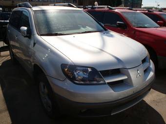 2004 Mitsubishi Outlander Pictures