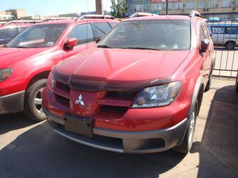 2004 Mitsubishi Outlander Images