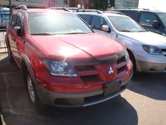 2004 Mitsubishi Outlander Pictures
