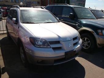 2004 Mitsubishi Outlander Images