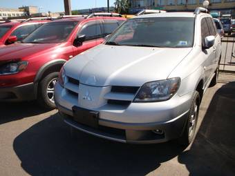 2004 Mitsubishi Outlander Pictures