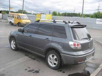 2004 Mitsubishi Outlander Pictures