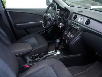 2004 Mitsubishi Outlander Pictures