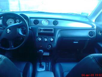 2004 Mitsubishi Outlander Photos