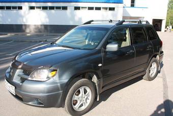 2004 Mitsubishi Outlander Pictures