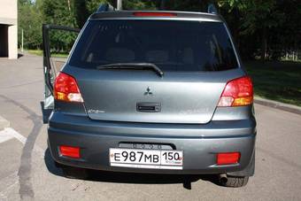 2004 Mitsubishi Outlander Photos