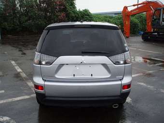 2005 Mitsubishi Outlander Pictures