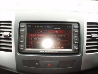 2005 Mitsubishi Outlander Photos