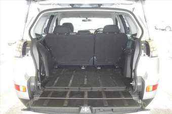 2005 Mitsubishi Outlander Wallpapers