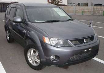 2005 Mitsubishi Outlander Pictures