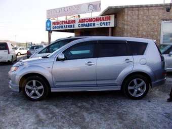 2005 Mitsubishi Outlander Wallpapers