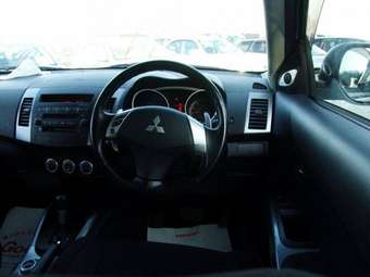 2005 Mitsubishi Outlander Pictures