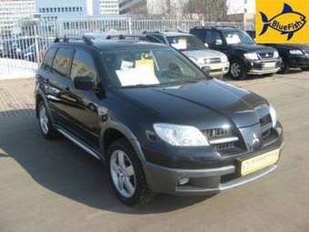 2005 Mitsubishi Outlander Pictures