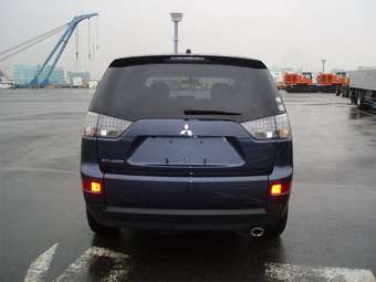 2005 Mitsubishi Outlander Images