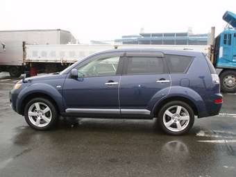 2005 Mitsubishi Outlander Pics