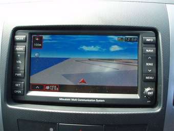 2005 Mitsubishi Outlander Photos