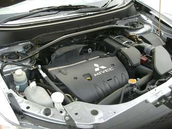 2005 Mitsubishi Outlander Pictures