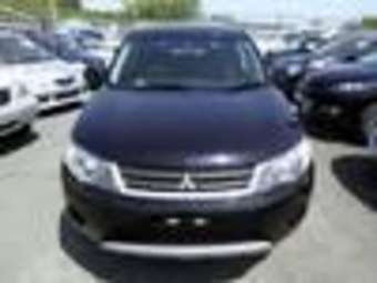 2005 Mitsubishi Outlander Images