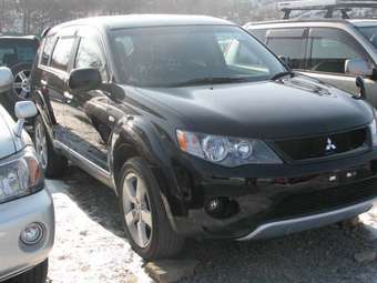 2005 Mitsubishi Outlander Images