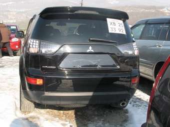 2005 Mitsubishi Outlander Pics
