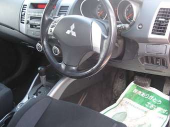 2005 Mitsubishi Outlander Pictures