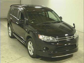 2005 Mitsubishi Outlander Photos