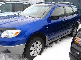 2005 Mitsubishi Outlander Wallpapers