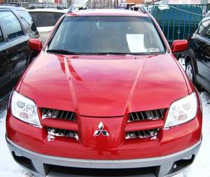 2005 Mitsubishi Outlander Pictures
