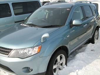 2005 Mitsubishi Outlander Pictures