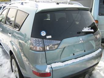 2005 Mitsubishi Outlander Pictures