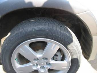 2005 Mitsubishi Outlander Pictures