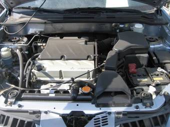 2005 Mitsubishi Outlander Photos