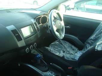 2005 Mitsubishi Outlander Pictures