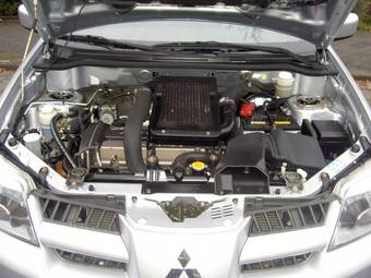 2005 Mitsubishi Outlander Pictures