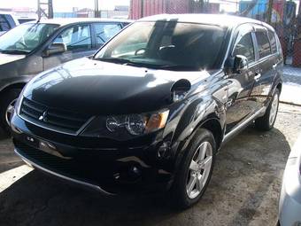 2005 Mitsubishi Outlander Images