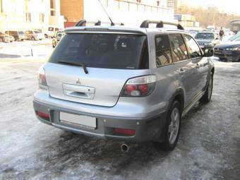 2005 Mitsubishi Outlander Pictures