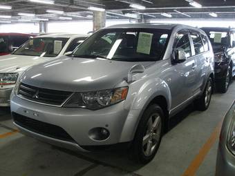 2005 Mitsubishi Outlander Pictures