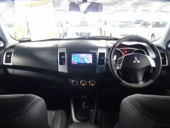 2005 Mitsubishi Outlander Pictures