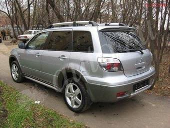 2005 Mitsubishi Outlander Pics