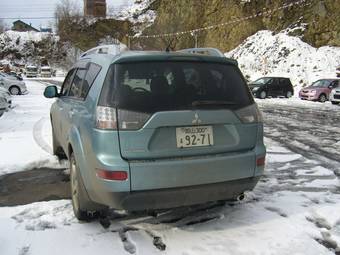 2005 Mitsubishi Outlander Pictures