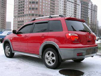 2005 Mitsubishi Outlander Pictures