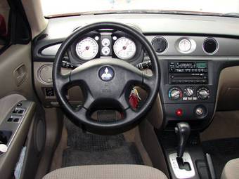 2005 Mitsubishi Outlander Pictures