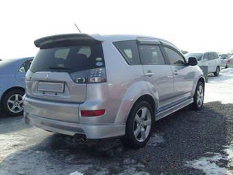 2005 Mitsubishi Outlander Wallpapers