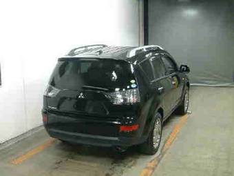 2005 Mitsubishi Outlander Photos